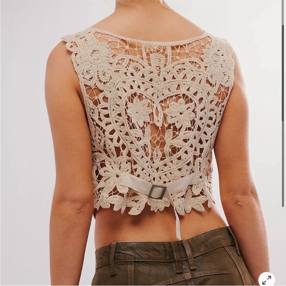 NWT Free People Bailey Battenburg Vest Crochet Neutral Cream Size Medium​​ - Picture 3 of 6